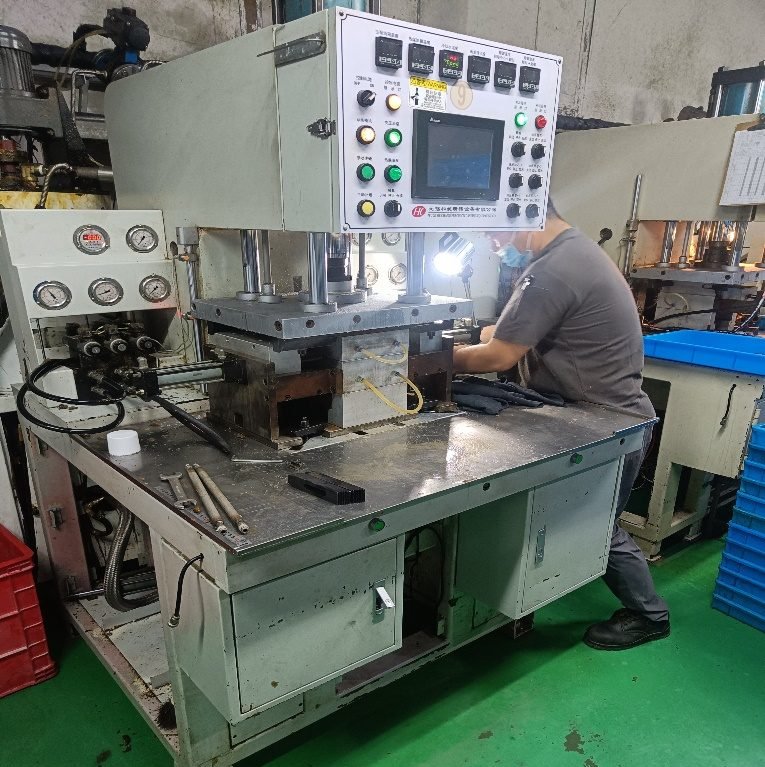 PLC 控制射蜡机